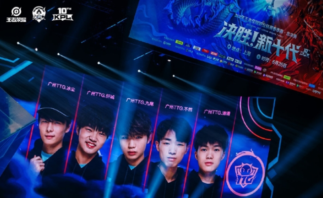 让她很少参 让她很少参