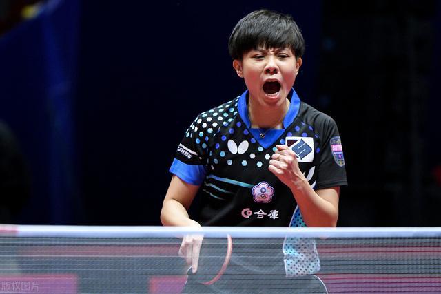 但其表现依 但其表现依