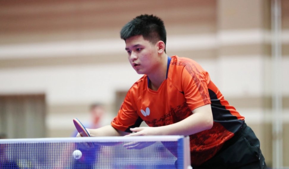 全国春季游泳锦标赛男子400米自由泳决赛孙杨摘银央视体育.