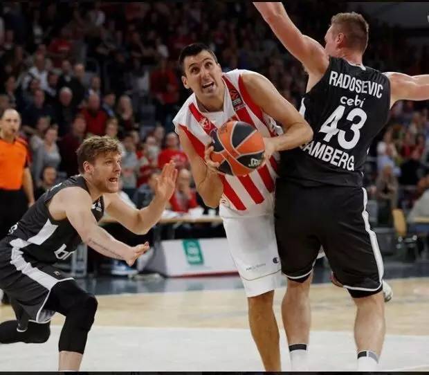 在同一赛场 在同一赛场